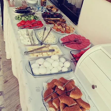 Evin Πανσιόν 2*